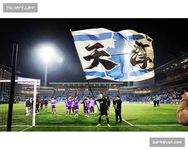 天津津门虎主场遭申花逆转，季胜攀手球送点成比赛转折